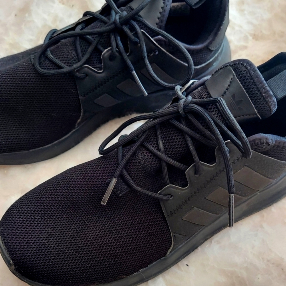 Adidas nmd r1 core black unisex shoes, like new